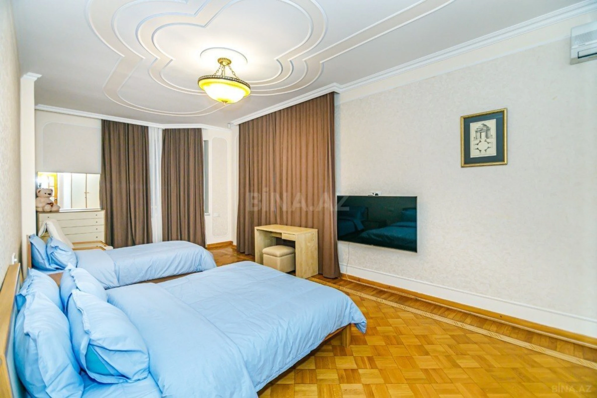 Kirayə verilir 4 otaqlı mənzil 285 m²