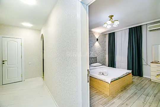 Kirayə verilir 4 otaqlı mənzil 165 m²