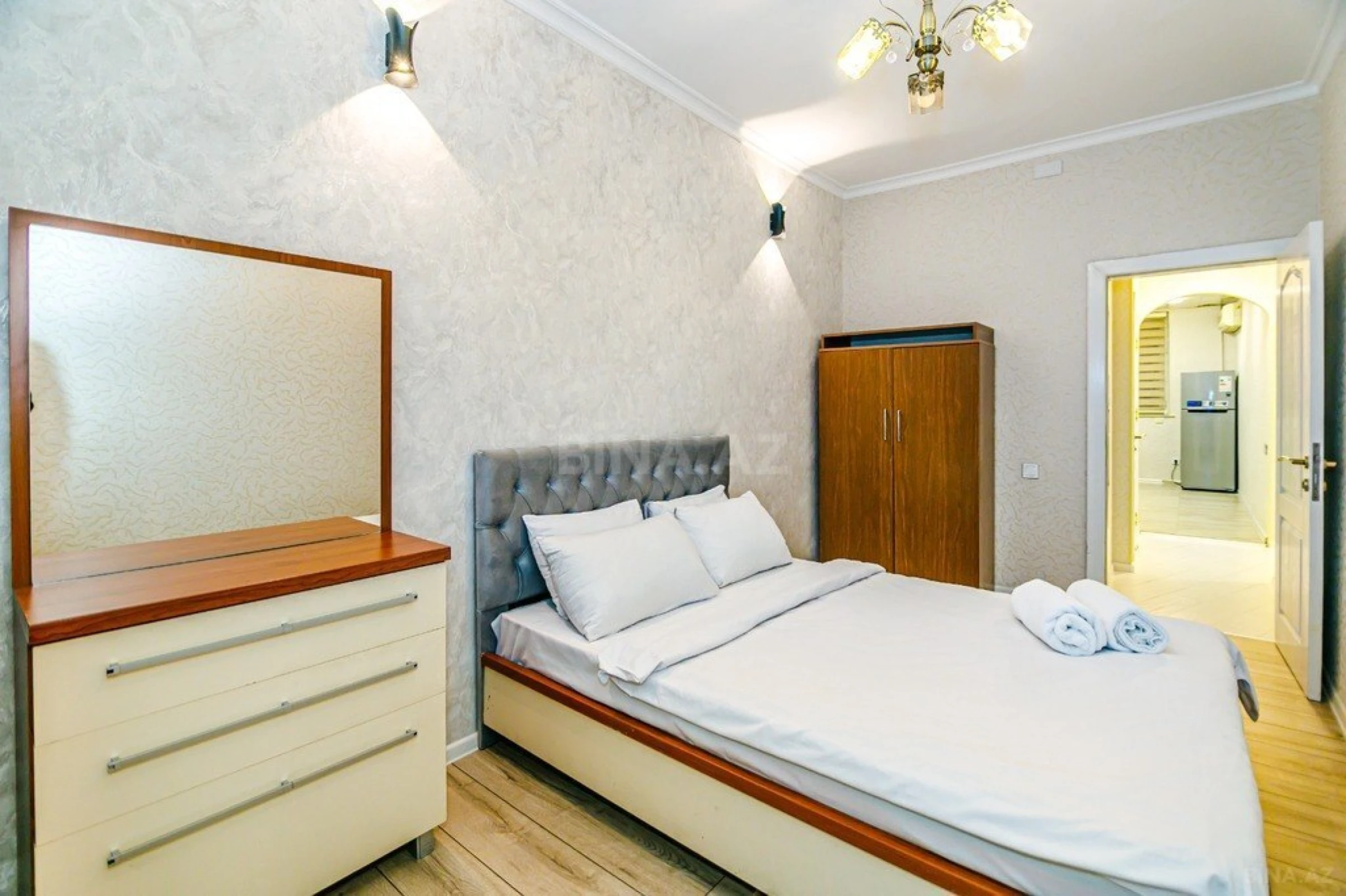 Kirayə verilir 4 otaqlı mənzil 165 m²