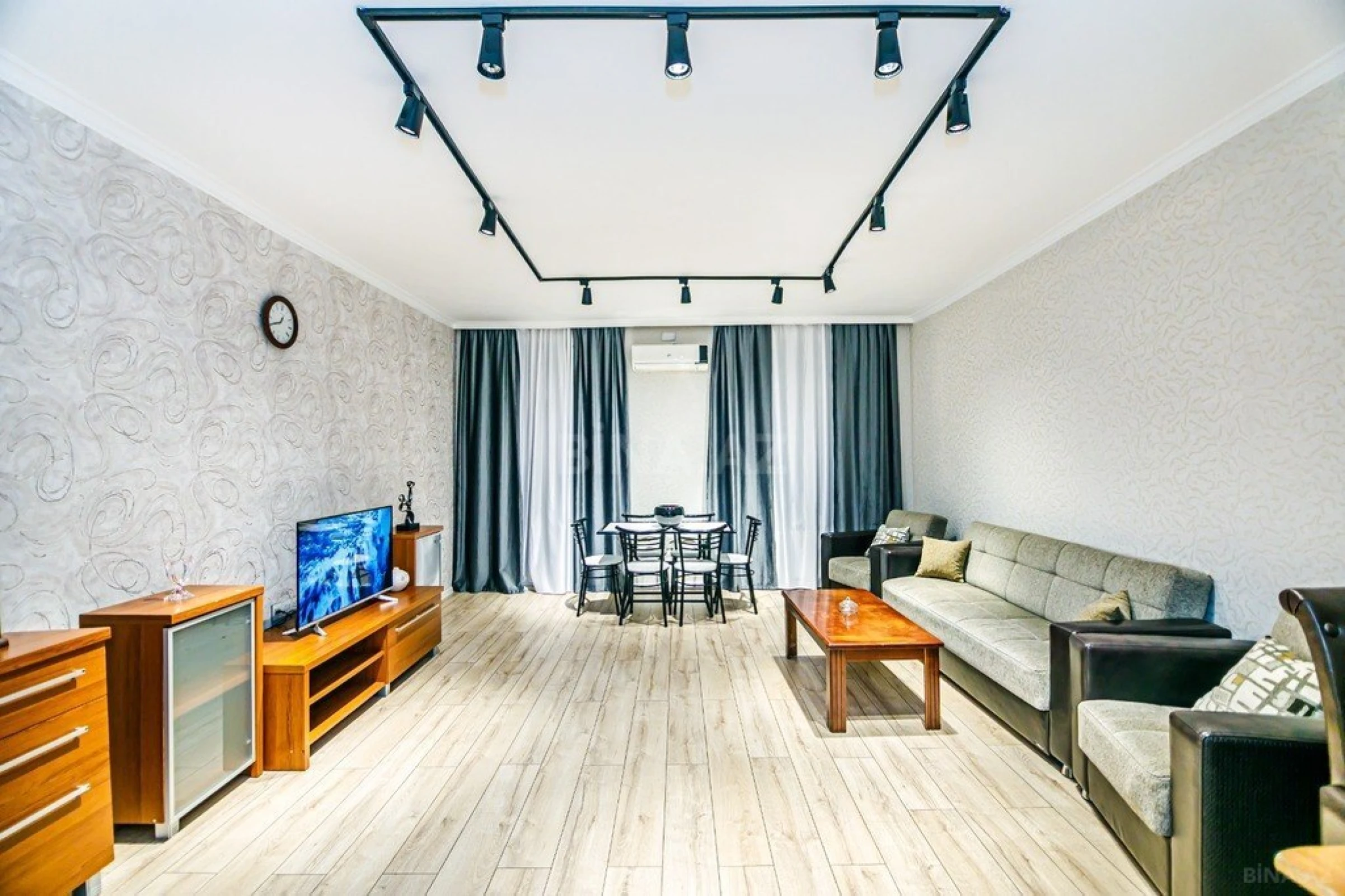 Kirayə verilir 4 otaqlı mənzil 165 m²