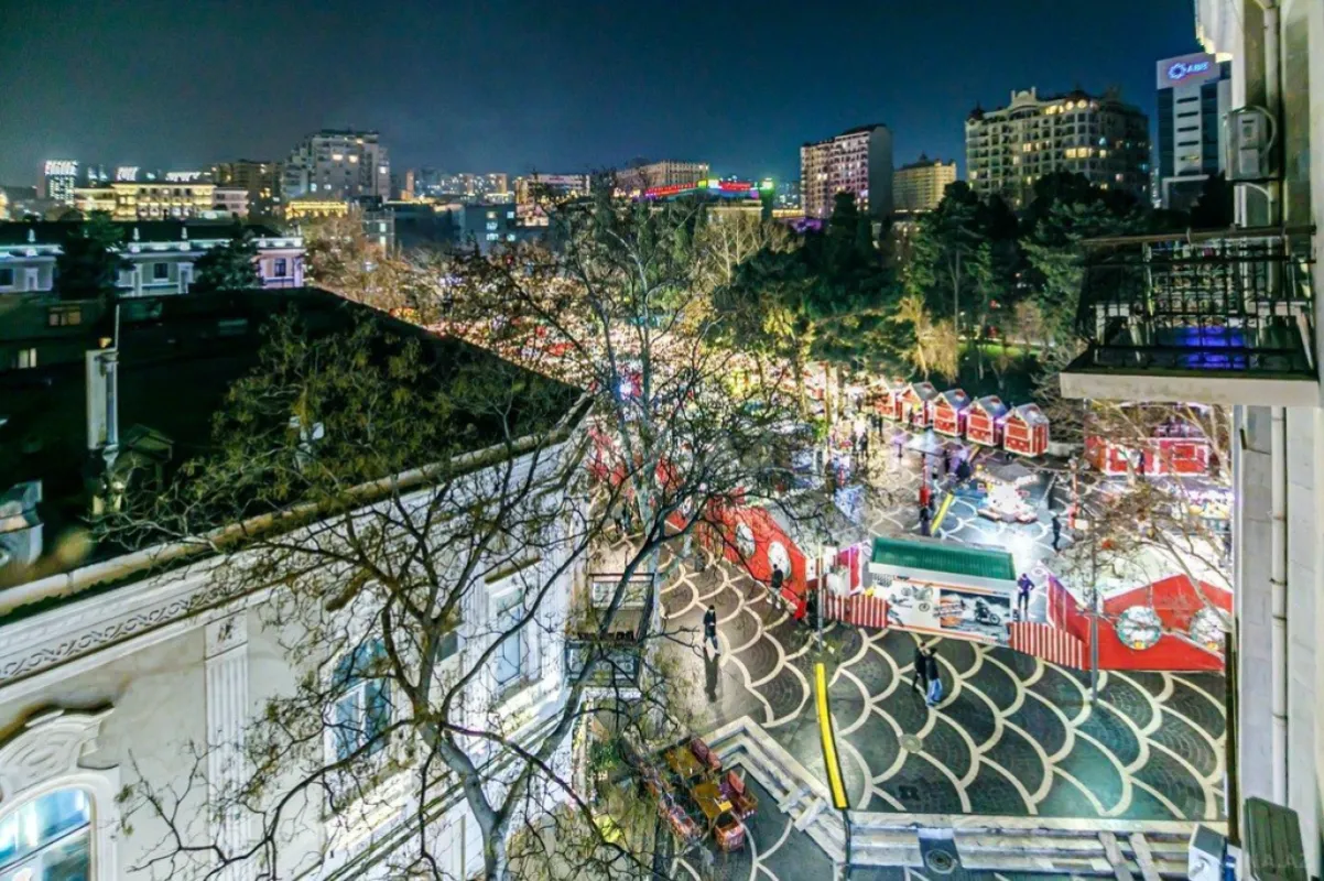 Kirayə verilir 4 otaqlı mənzil 165 m²