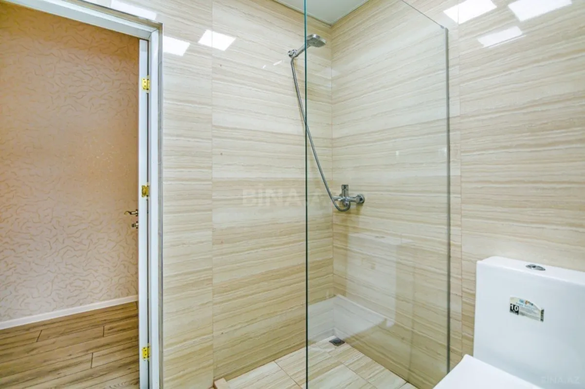 Kirayə verilir 4 otaqlı mənzil 165 m²