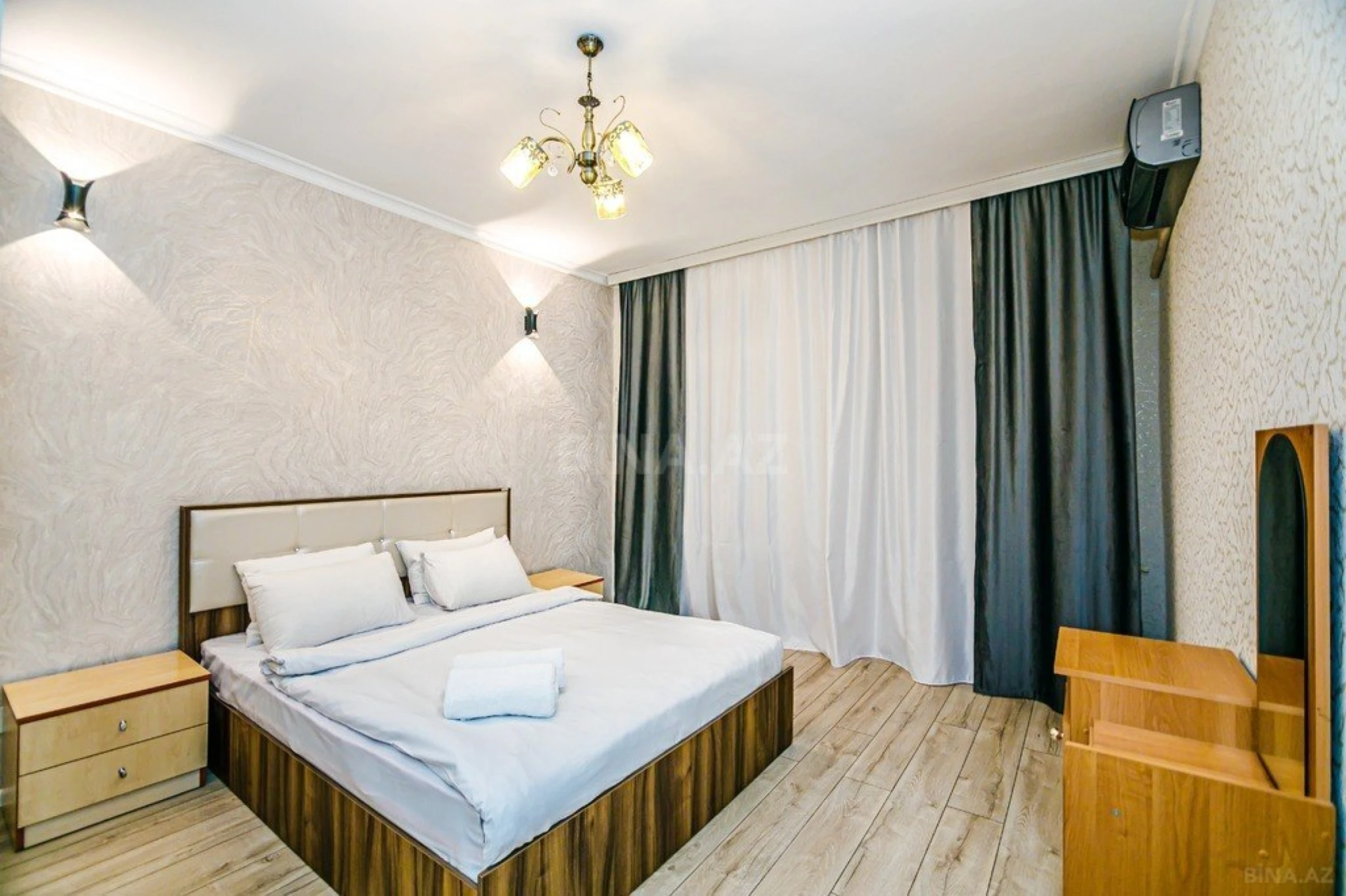 Kirayə verilir 4 otaqlı mənzil 165 m²