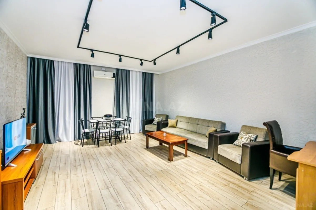 Kirayə verilir 4 otaqlı mənzil 165 m²