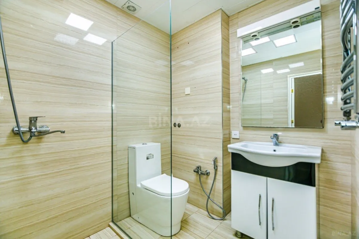 Kirayə verilir 4 otaqlı mənzil 165 m²