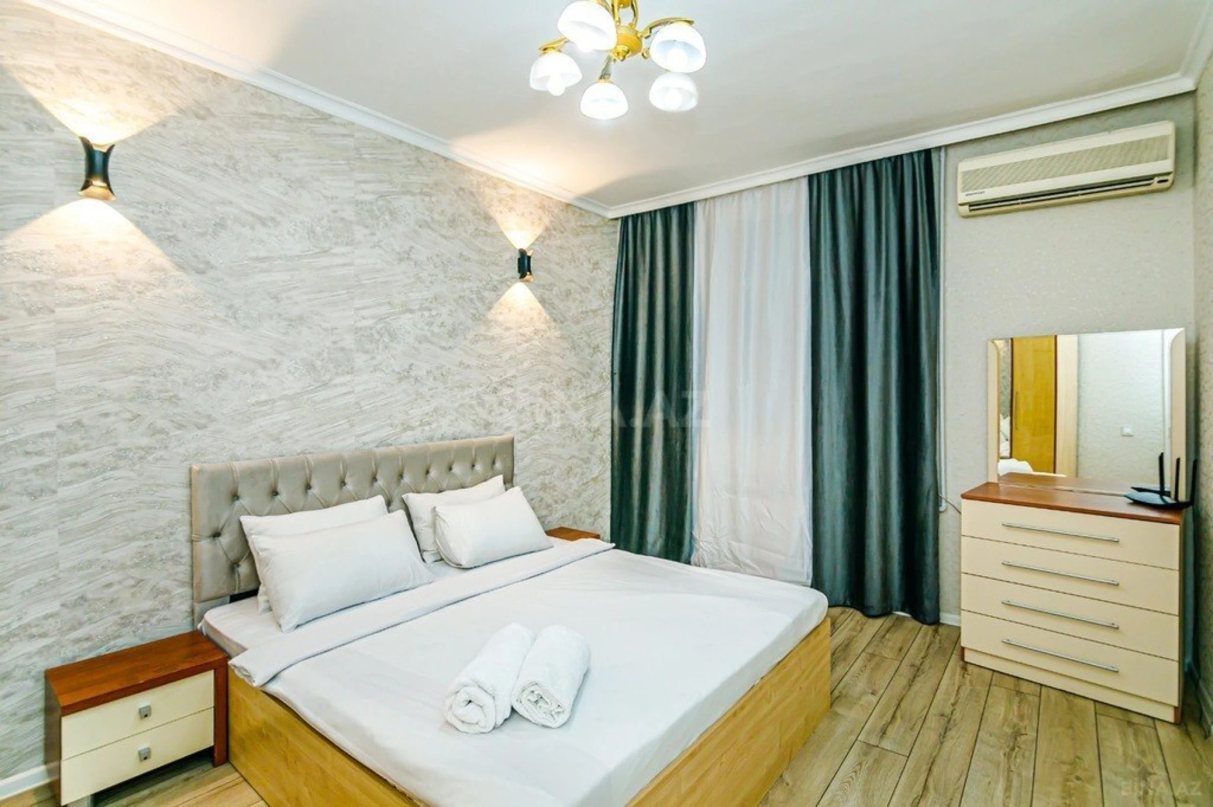 Kirayə verilir 4 otaqlı mənzil 165 m²