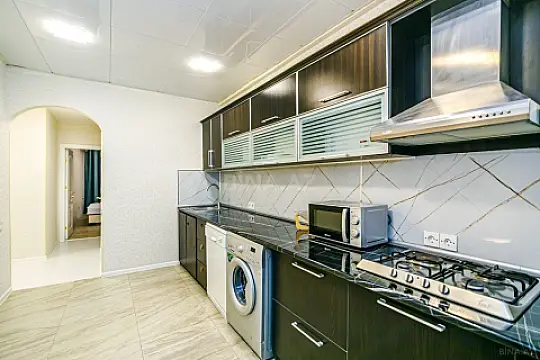 Kirayə verilir 4 otaqlı mənzil 165 m²
