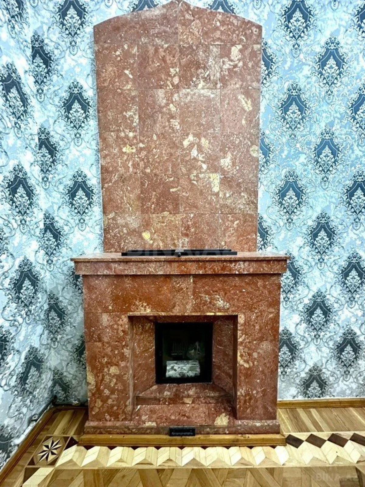 Satılır 6 otaqlı mənzil 215 m²