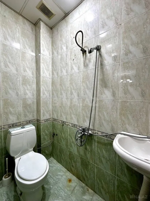 Satılır 6 otaqlı mənzil 215 m²
