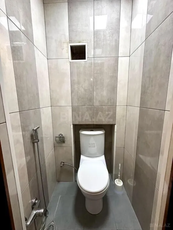 Satılır 6 otaqlı mənzil 215 m²