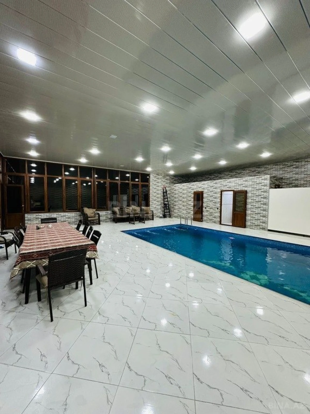 Kirayə verilir 5 otaqlı həyət evi 350 m²