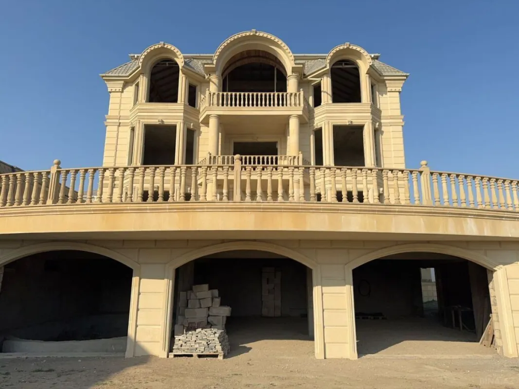 Satılır 7 otaqlı həyət evi 500 m²
