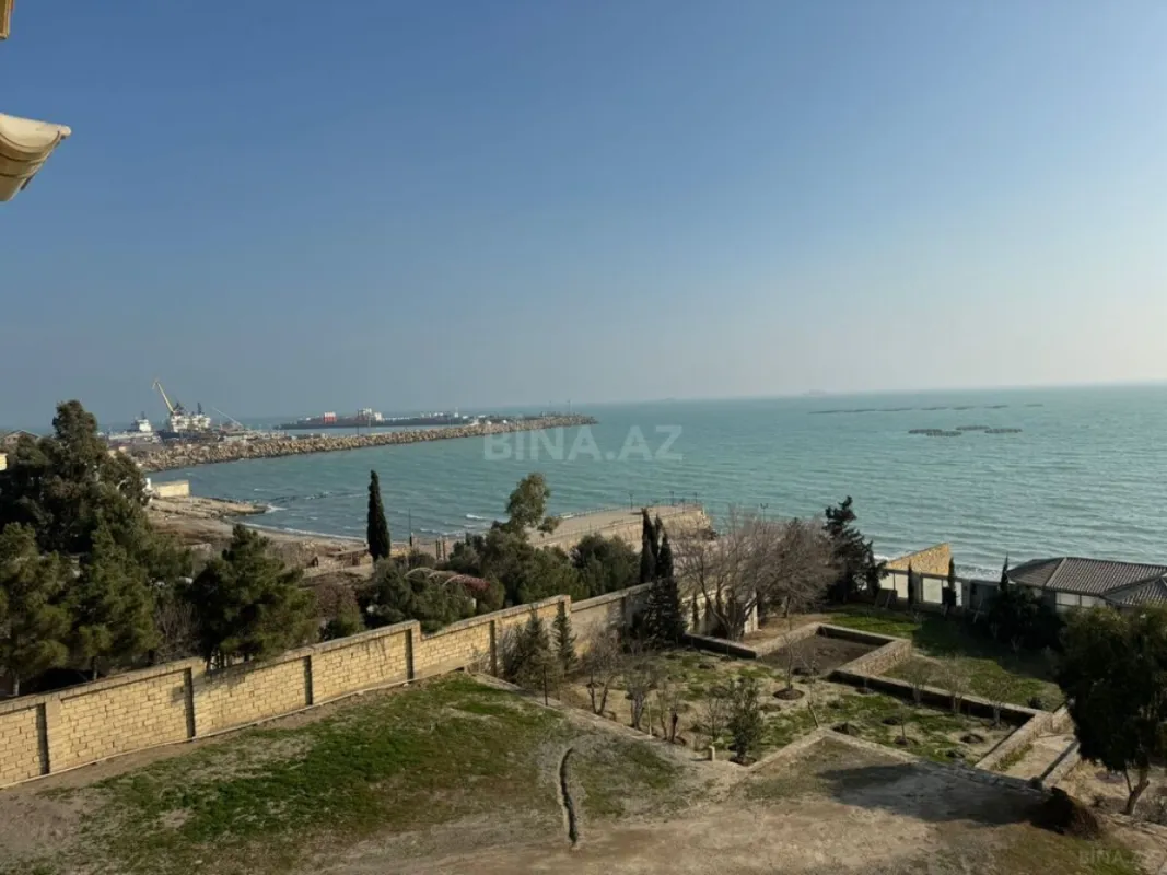 Satılır 7 otaqlı həyət evi 500 m²