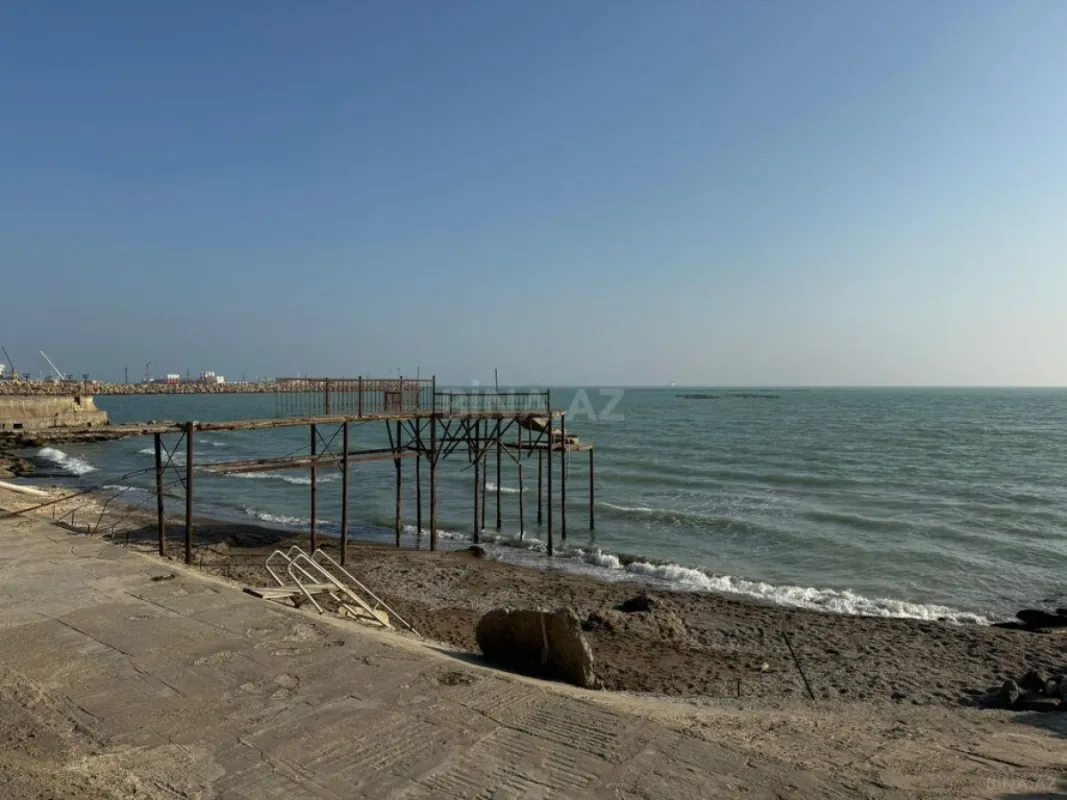 Satılır 7 otaqlı həyət evi 500 m²