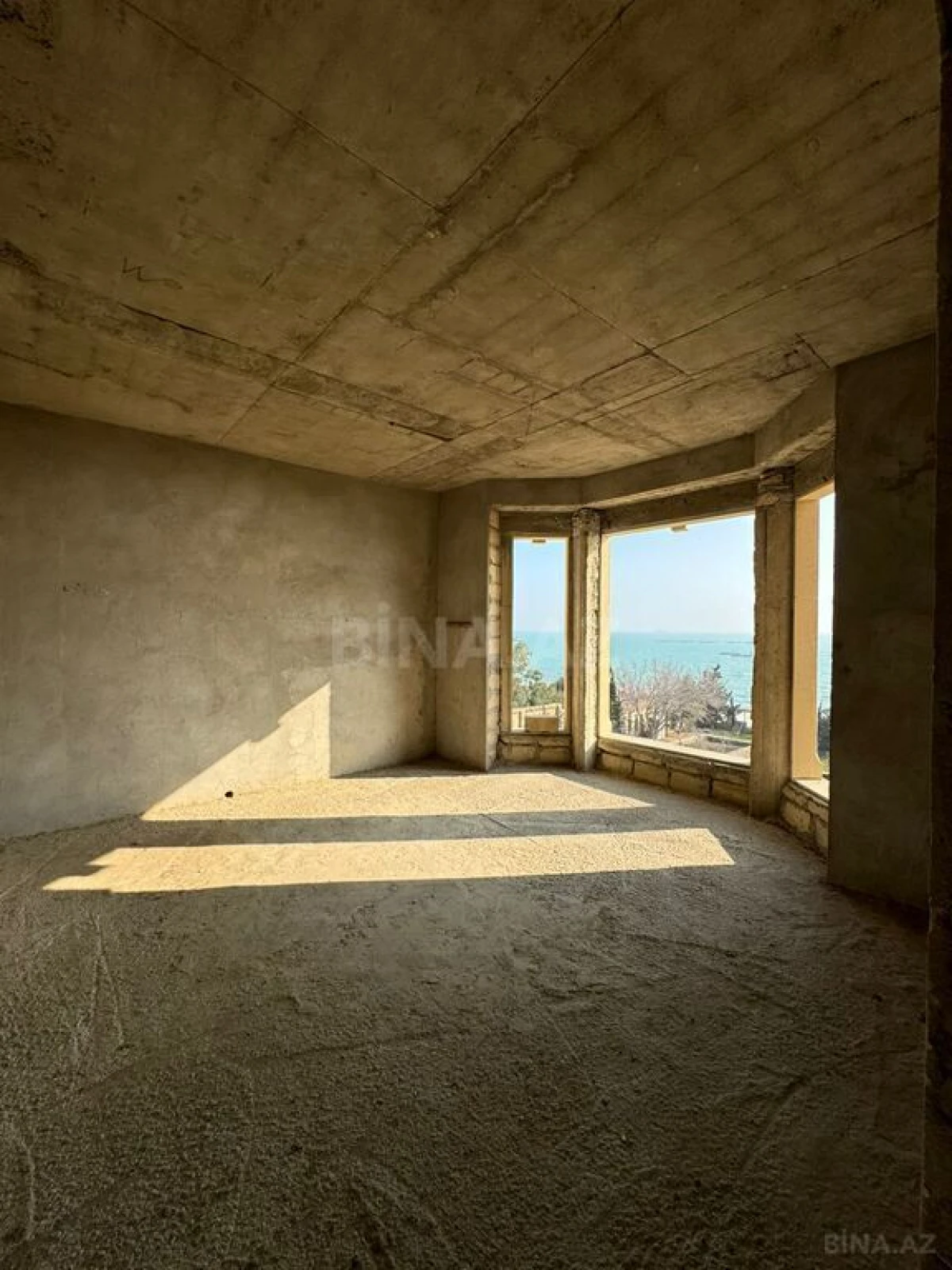 Satılır 7 otaqlı həyət evi 500 m²