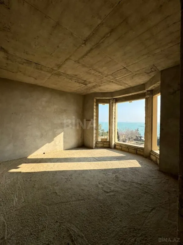 Satılır 7 otaqlı həyət evi 500 m²