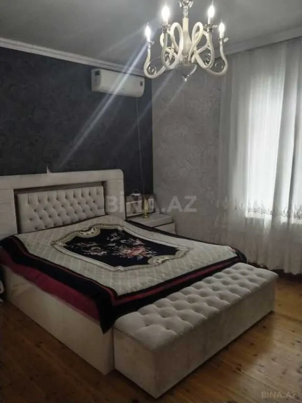 Satılır 5 otaqlı həyət evi 190 m²