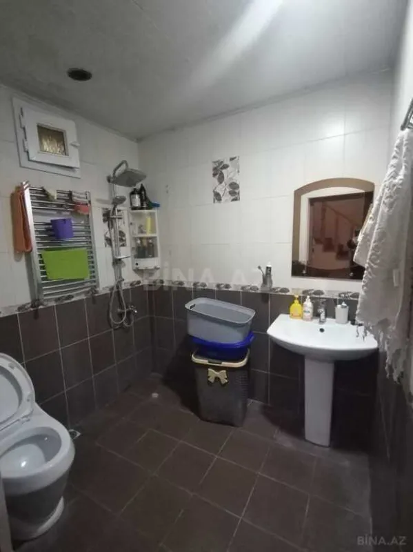 Satılır 5 otaqlı həyət evi 190 m²