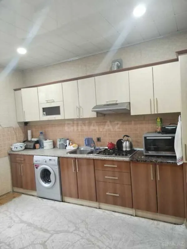 Satılır 5 otaqlı həyət evi 190 m²