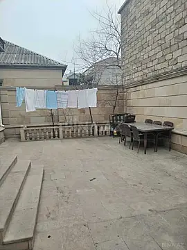 Satılır 5 otaqlı həyət evi 190 m²