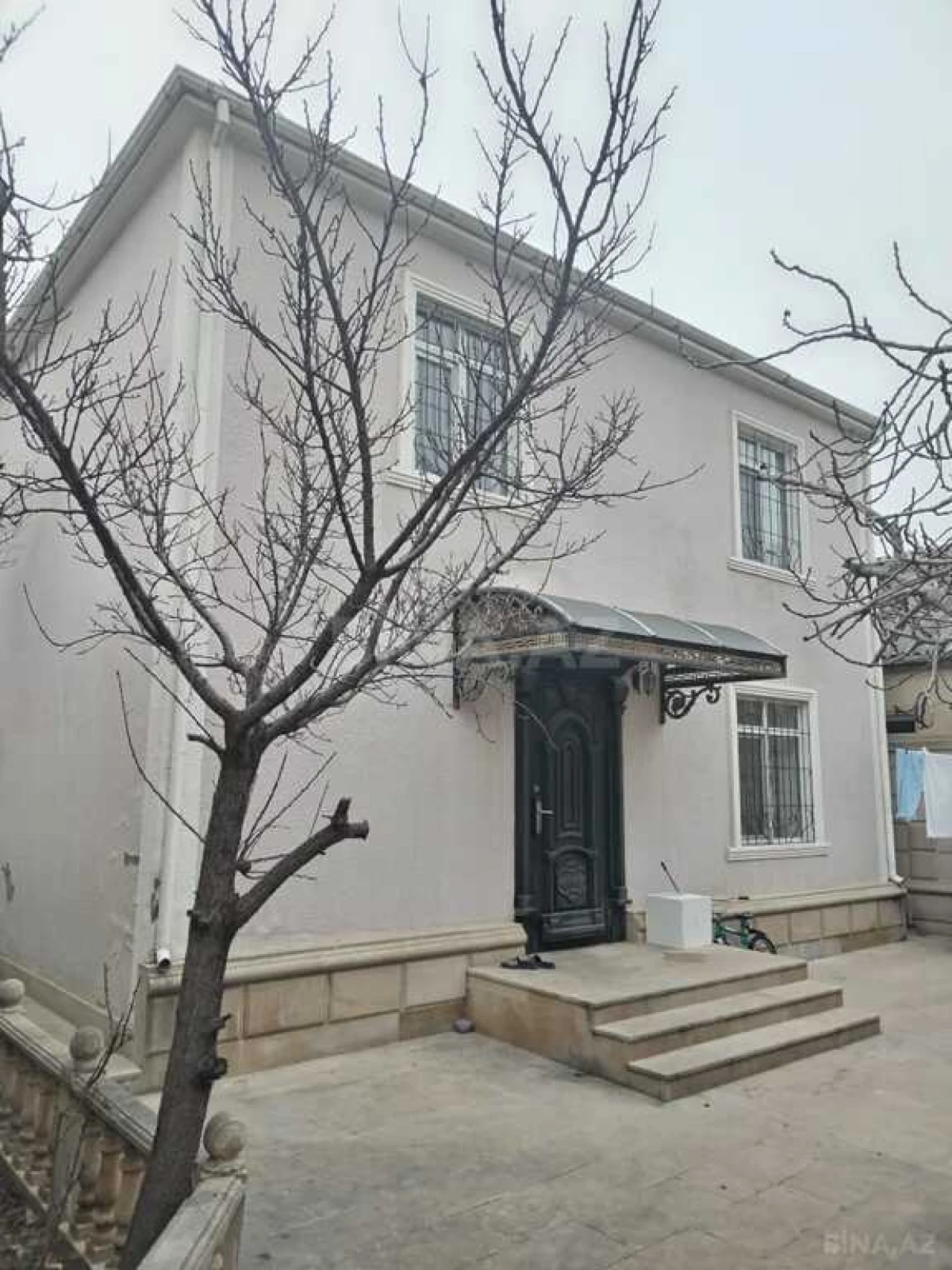 Satılır 5 otaqlı həyət evi 190 m²