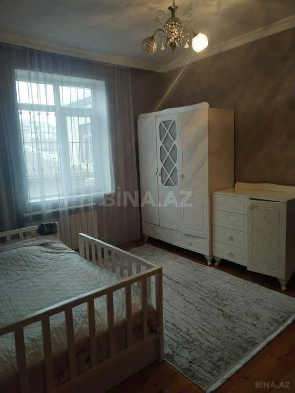 Satılır 5 otaqlı həyət evi 190 m²