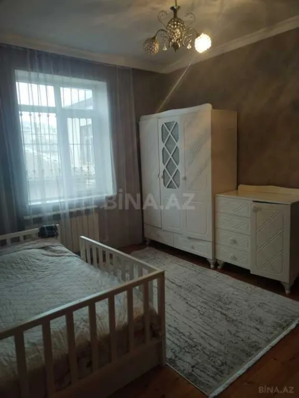 Satılır 5 otaqlı həyət evi 190 m²