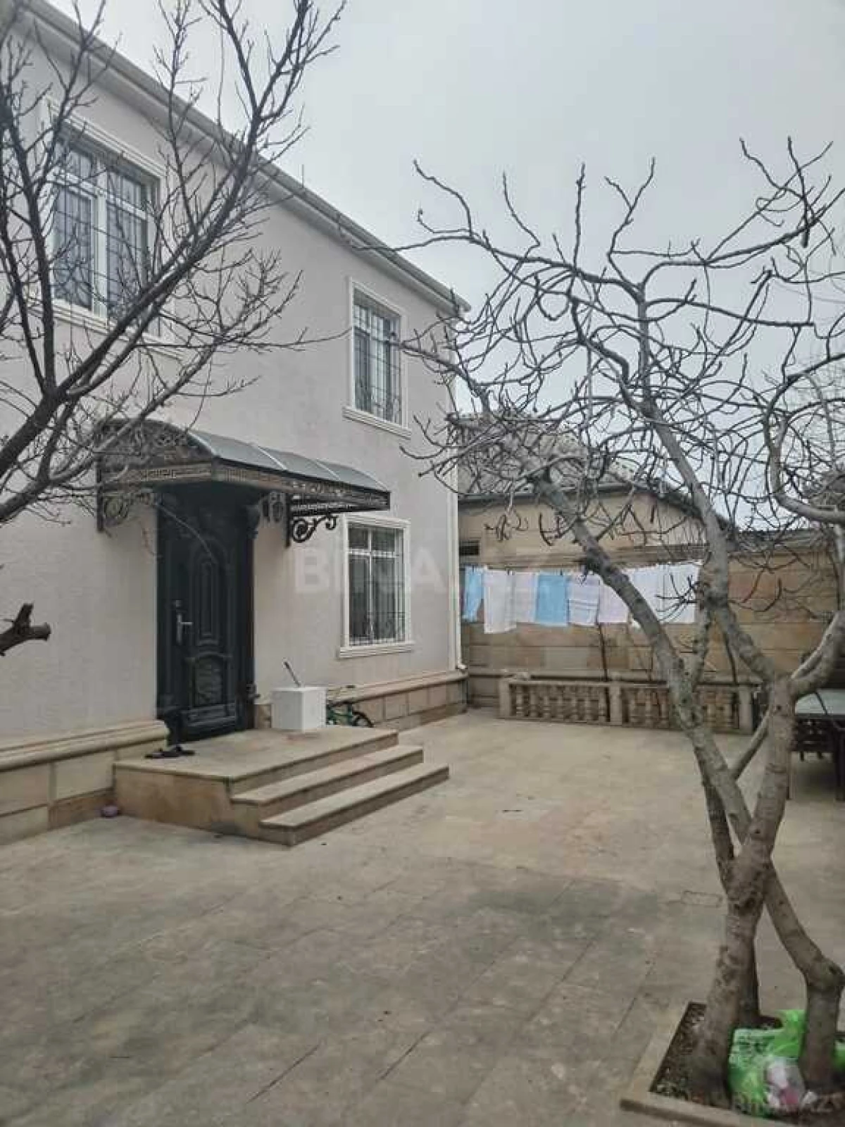 Satılır 5 otaqlı həyət evi 190 m²