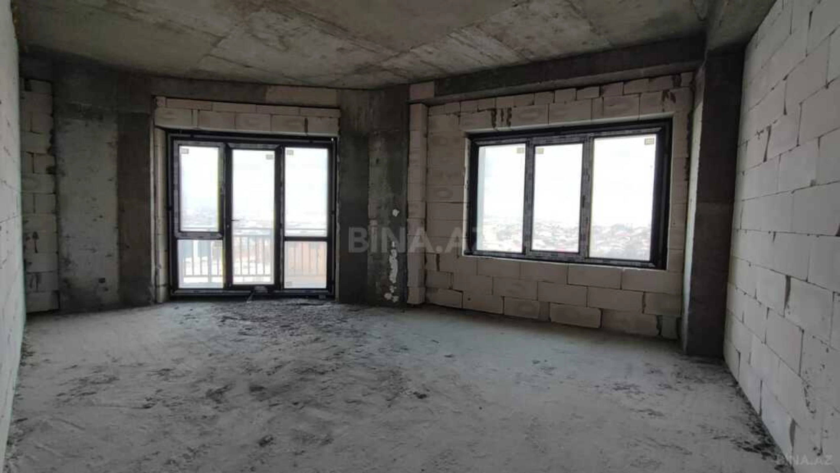Satılır 2 otaqlı mənzil 98 m²