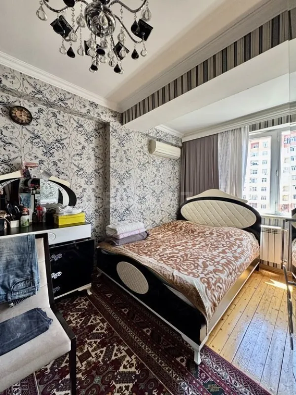 Satılır 2 otaqlı mənzil 55 m²