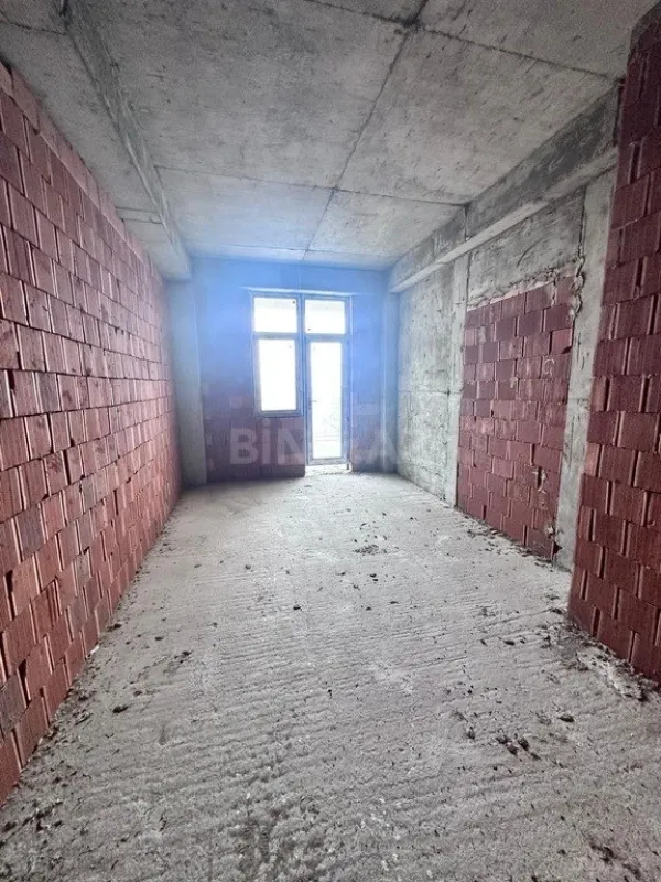 Satılır 2 otaqlı mənzil 96 m²