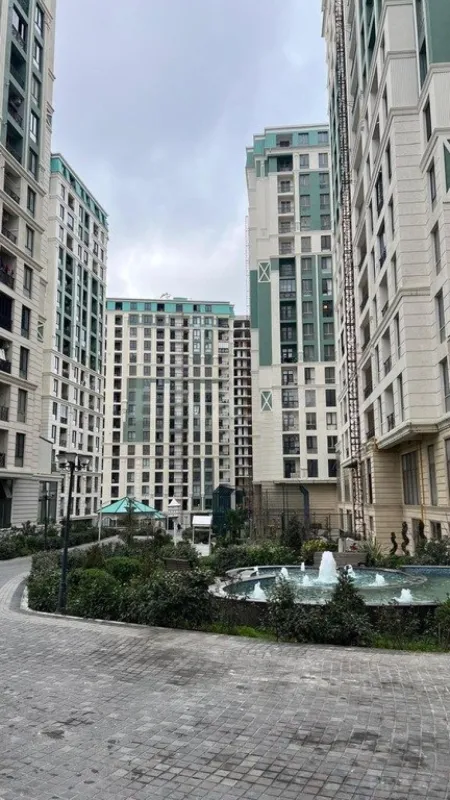 Satılır 2 otaqlı mənzil 96 m²