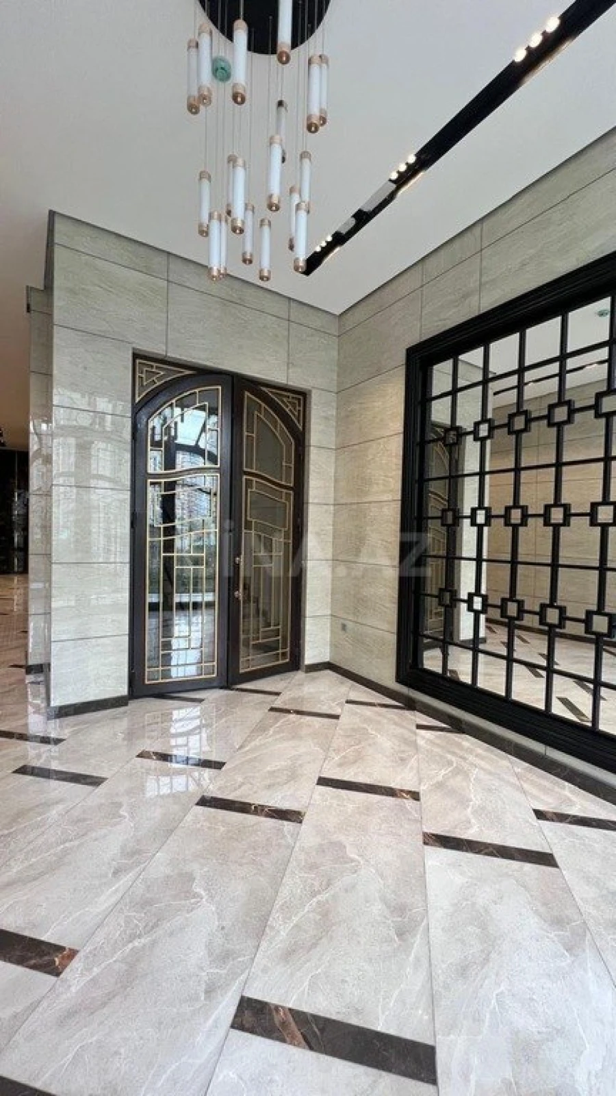 Satılır 2 otaqlı mənzil 96 m²