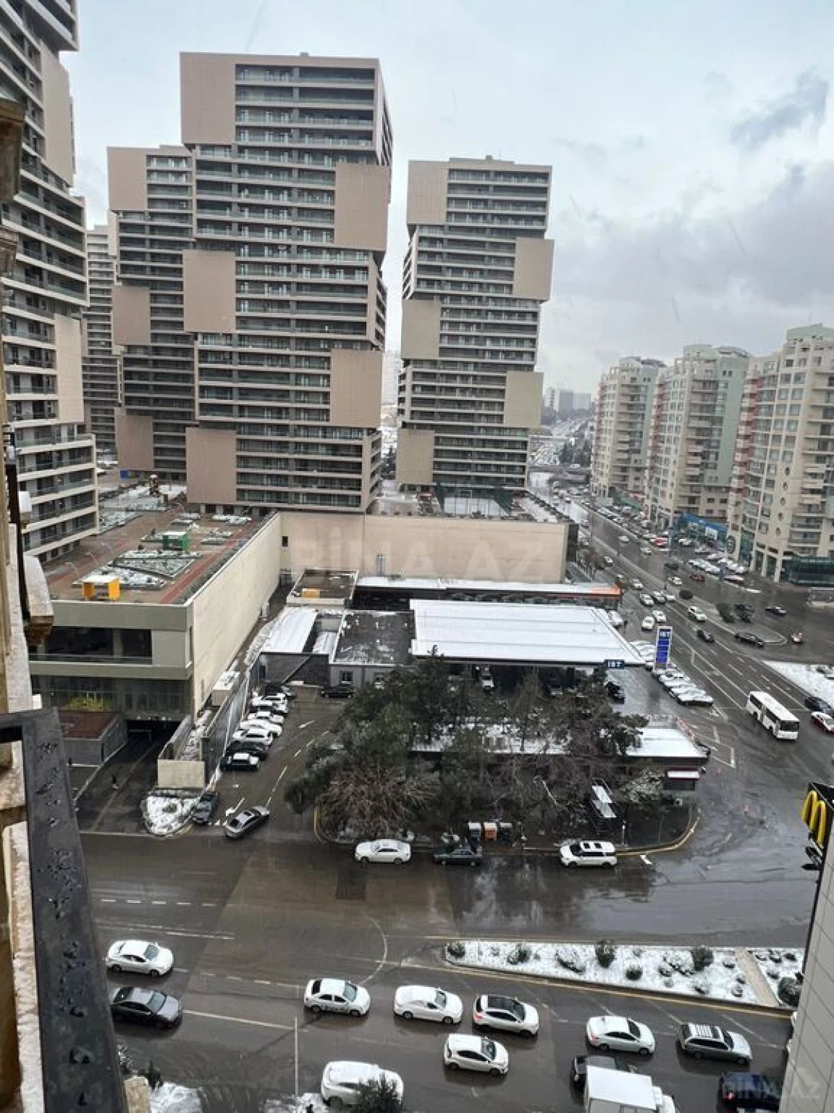 Kirayə verilir 2 otaqlı mənzil 92 m²