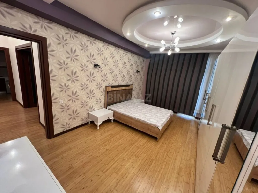 Kirayə verilir 2 otaqlı mənzil 92 m²