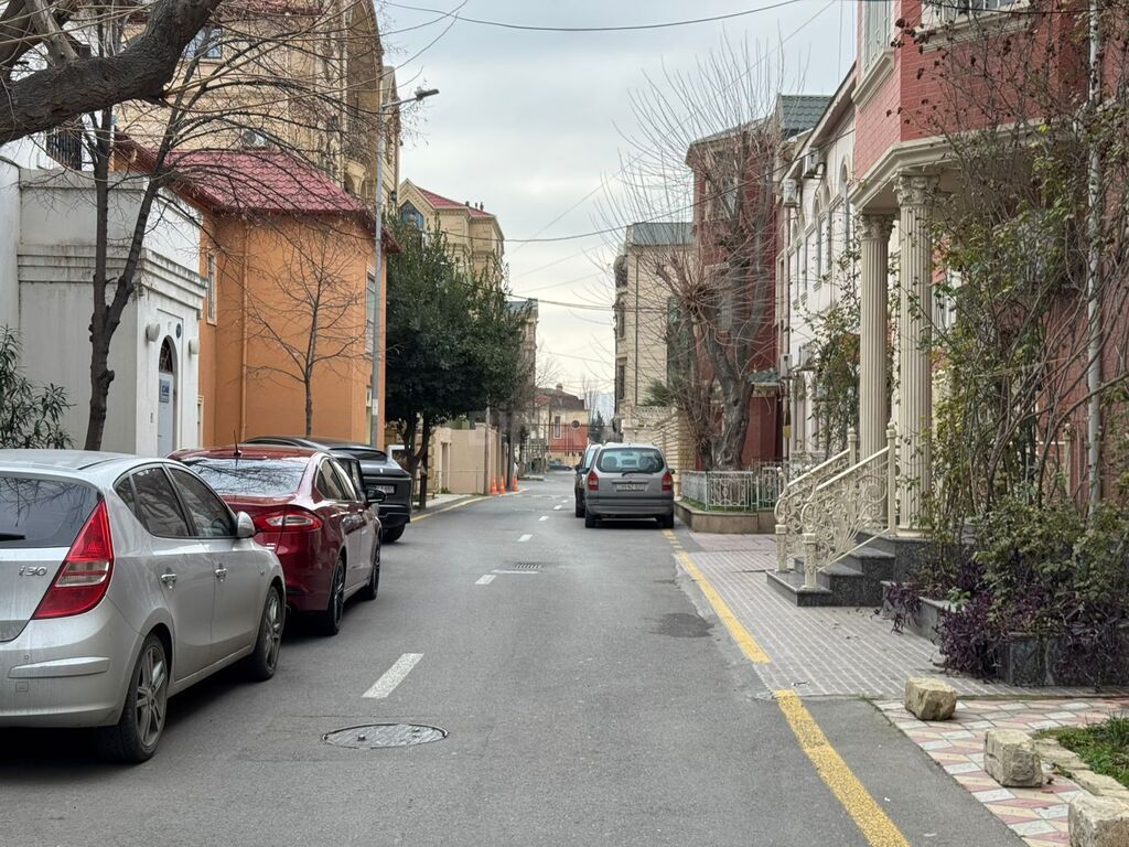 Satılır 7 otaqlı həyət evi 400 m² — Bakı, Nərimanov 7 otaq 400.00 m²
