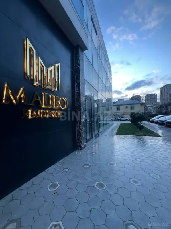 Satılır obyekt 211 m²