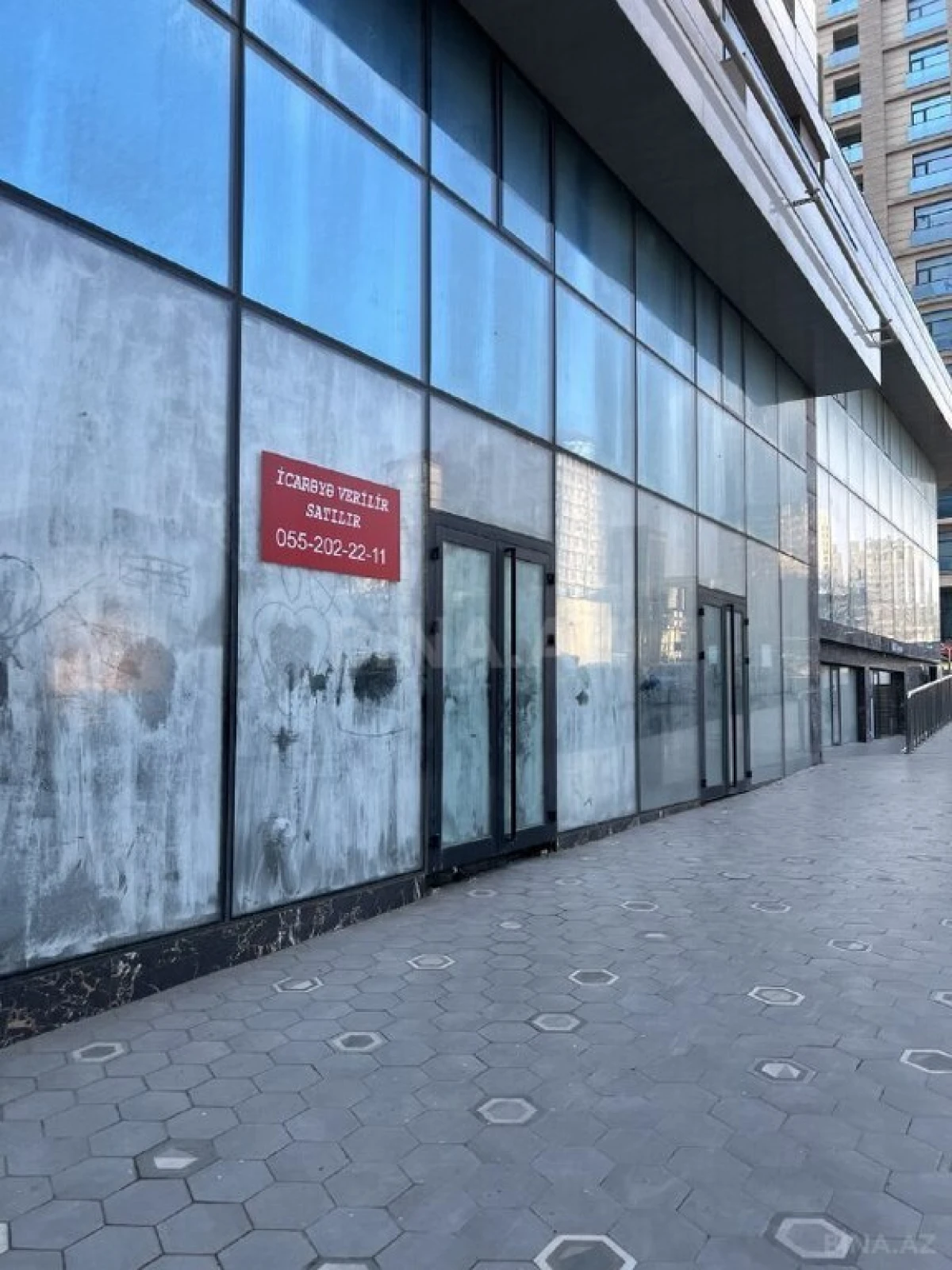 Satılır obyekt 211 m²