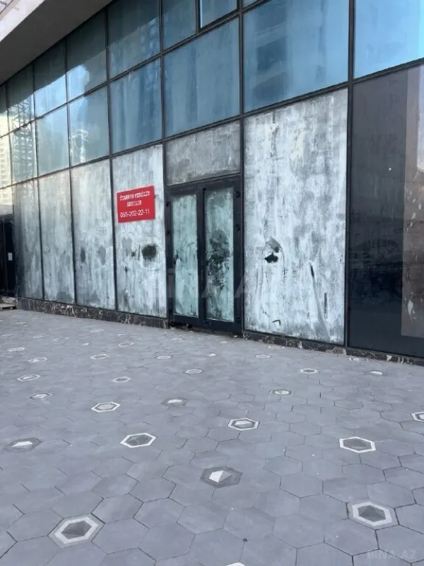 Satılır obyekt 700 m²