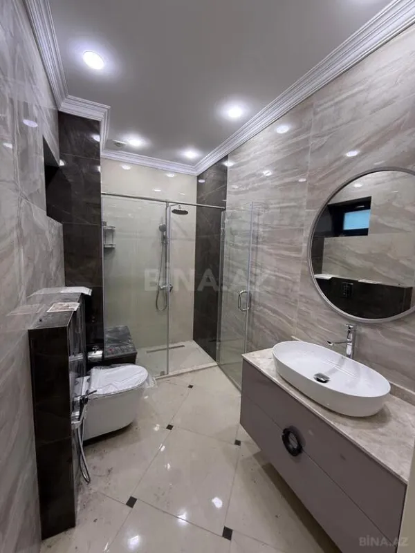 Satılır 7 otaqlı həyət evi 700 m²