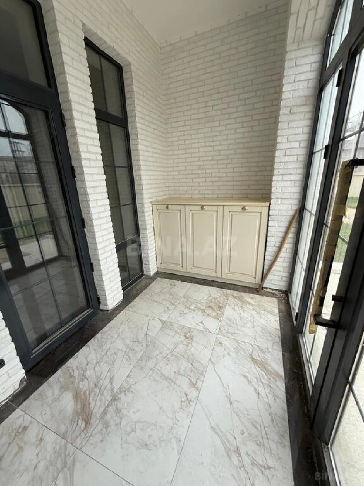 Satılır 7 otaqlı həyət evi 700 m²