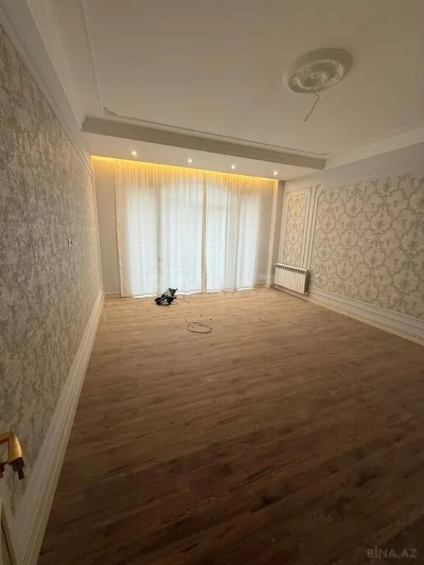 Satılır 7 otaqlı həyət evi 700 m²