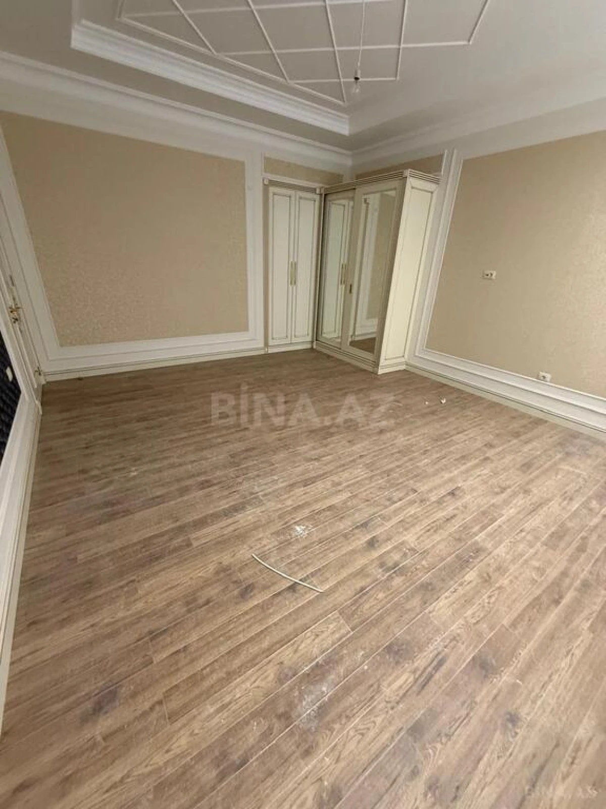 Satılır 7 otaqlı həyət evi 700 m²