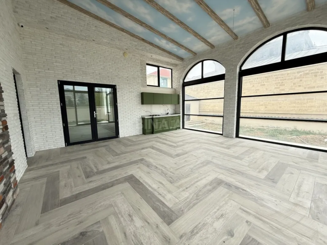 Satılır 7 otaqlı həyət evi 700 m²