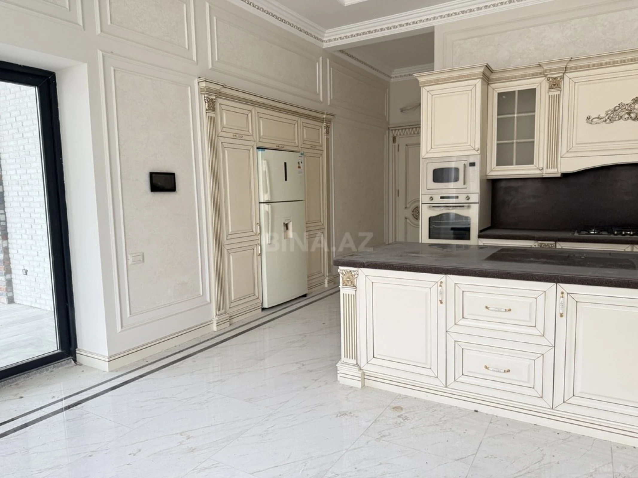Satılır 7 otaqlı həyət evi 700 m²