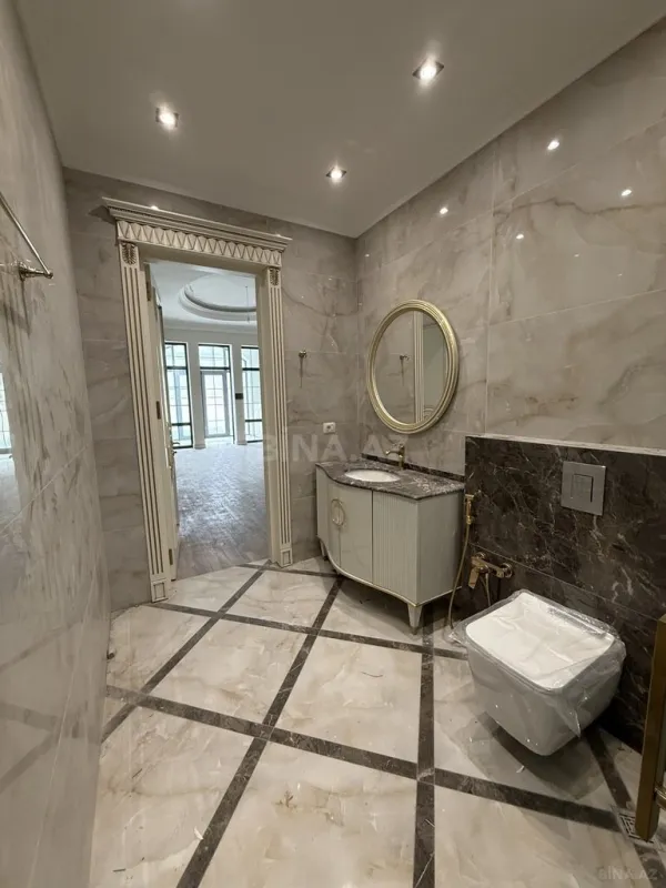 Satılır 7 otaqlı həyət evi 700 m²