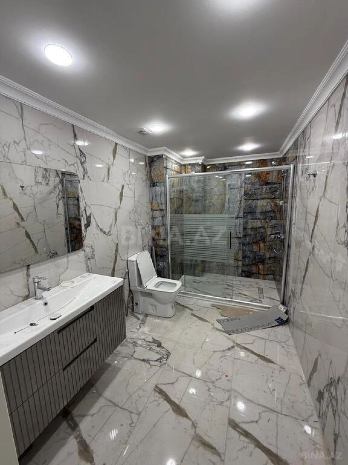 Satılır 7 otaqlı həyət evi 700 m²