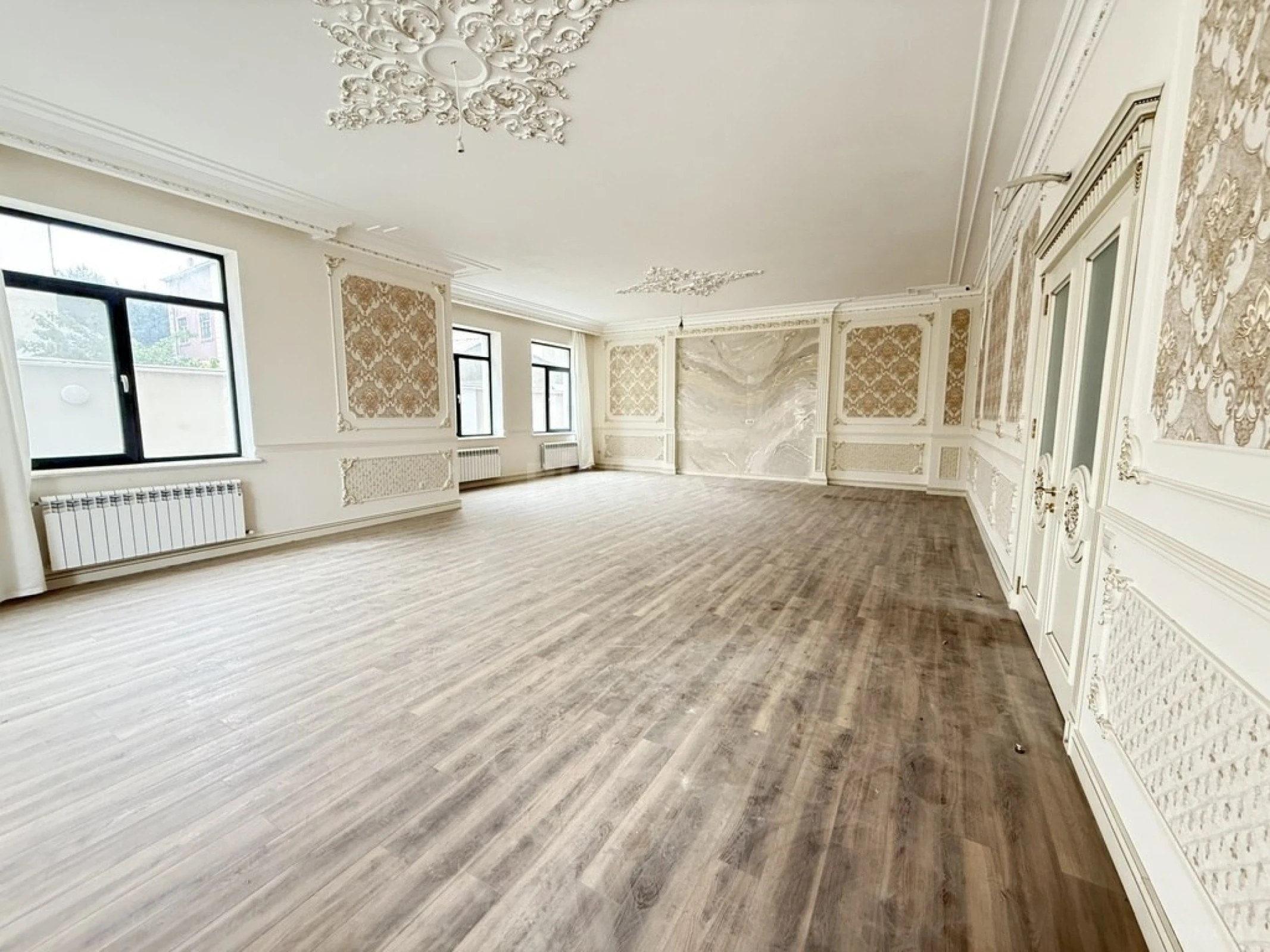 Satılır 7 otaqlı həyət evi 700 m²