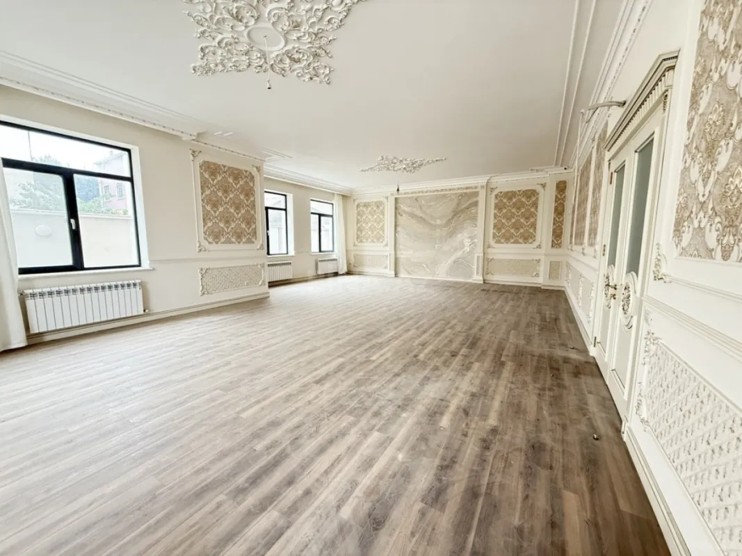 Satılır 7 otaqlı həyət evi 700 m²