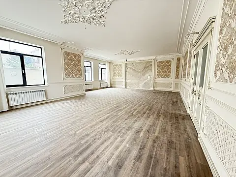 Satılır 7 otaqlı həyət evi 700 m²